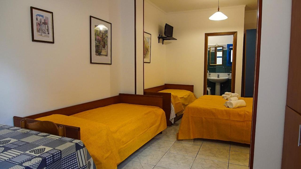 Baia Di Naxos Aparthotel Giardini Naxos Exterior photo