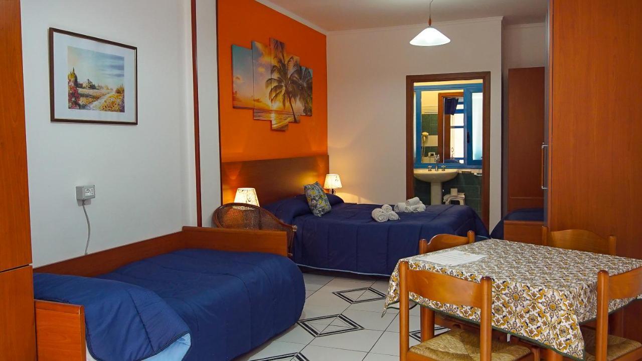 Baia Di Naxos Aparthotel Giardini Naxos Exterior photo